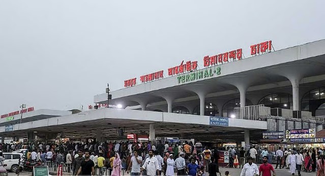 বাবার মৃত্যুর পর ওমানে পালানোর চেষ্টা, বিমানবন্দরে ছেলে গ্রেপ্তার